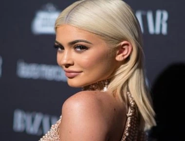 Είναι πλέον γεγονός - Η Kylie Jenner είναι πράγματι έγκυος! (βίντεο)